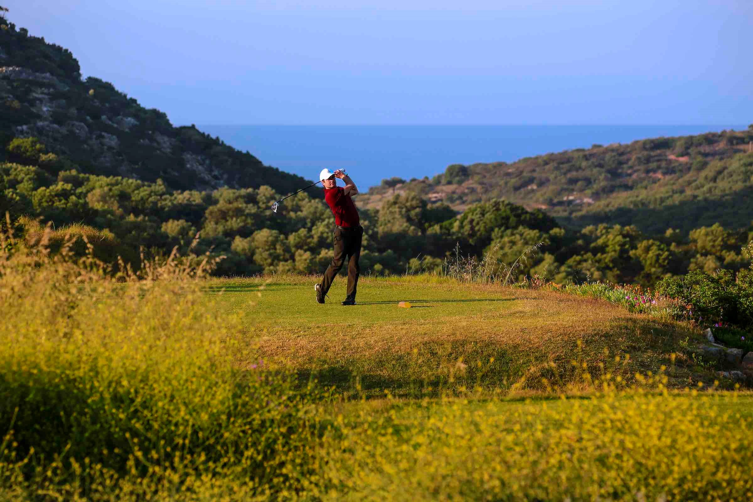 Græsk golfbane byder på dramatiske golfoplevelser
