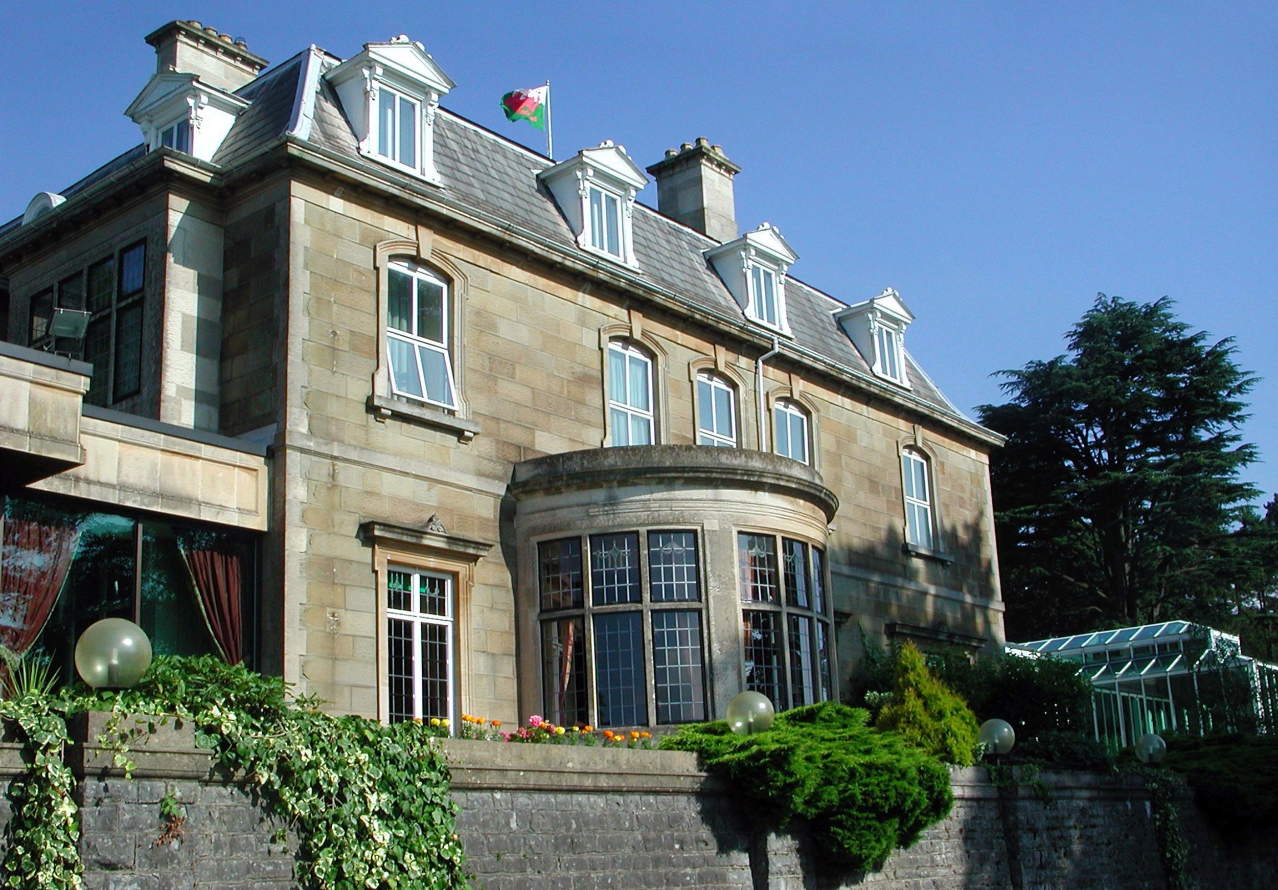 Det sydlige Wales, Wales, The Manor House